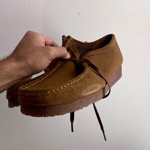 Men's Wallabee Tan Suede Shoes